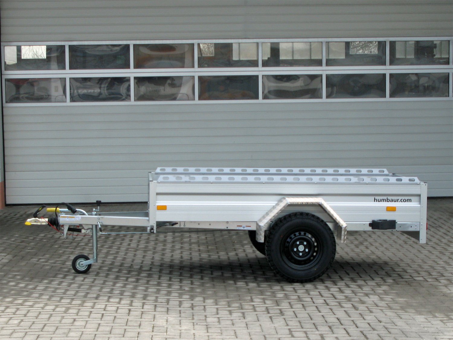 Humbaur HA132513 KV Offroad Offroad-Bereifung – Reling